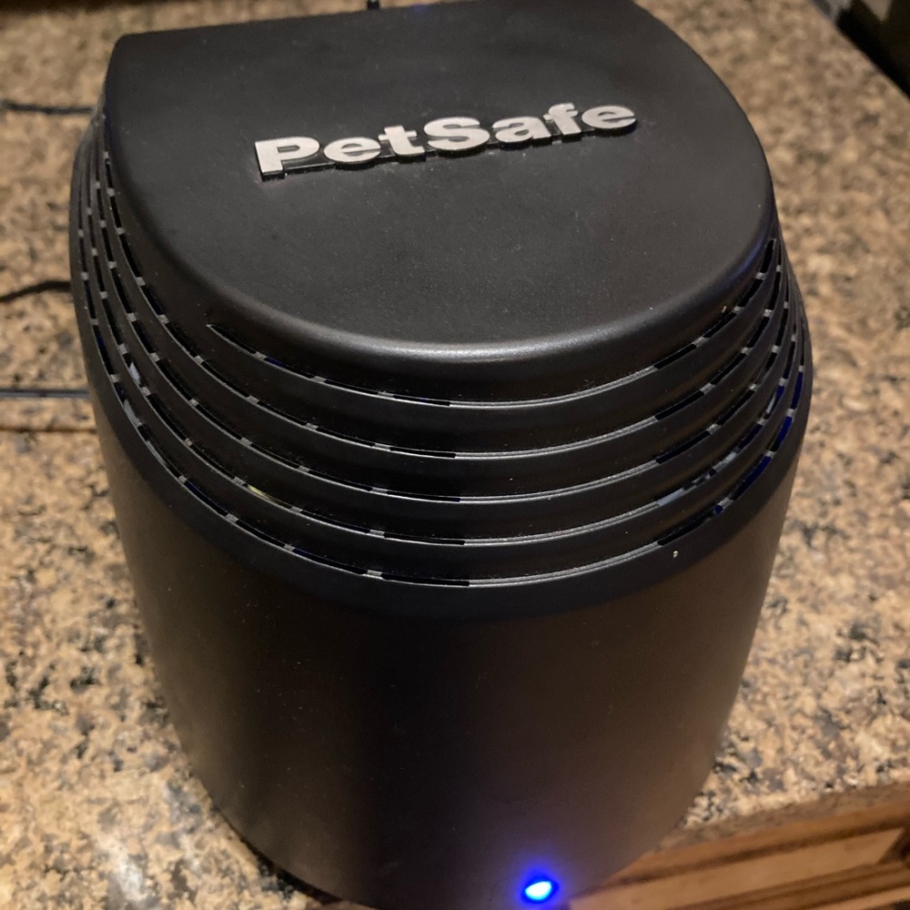 PetSafe Stay & Play Wireless Fence with collar